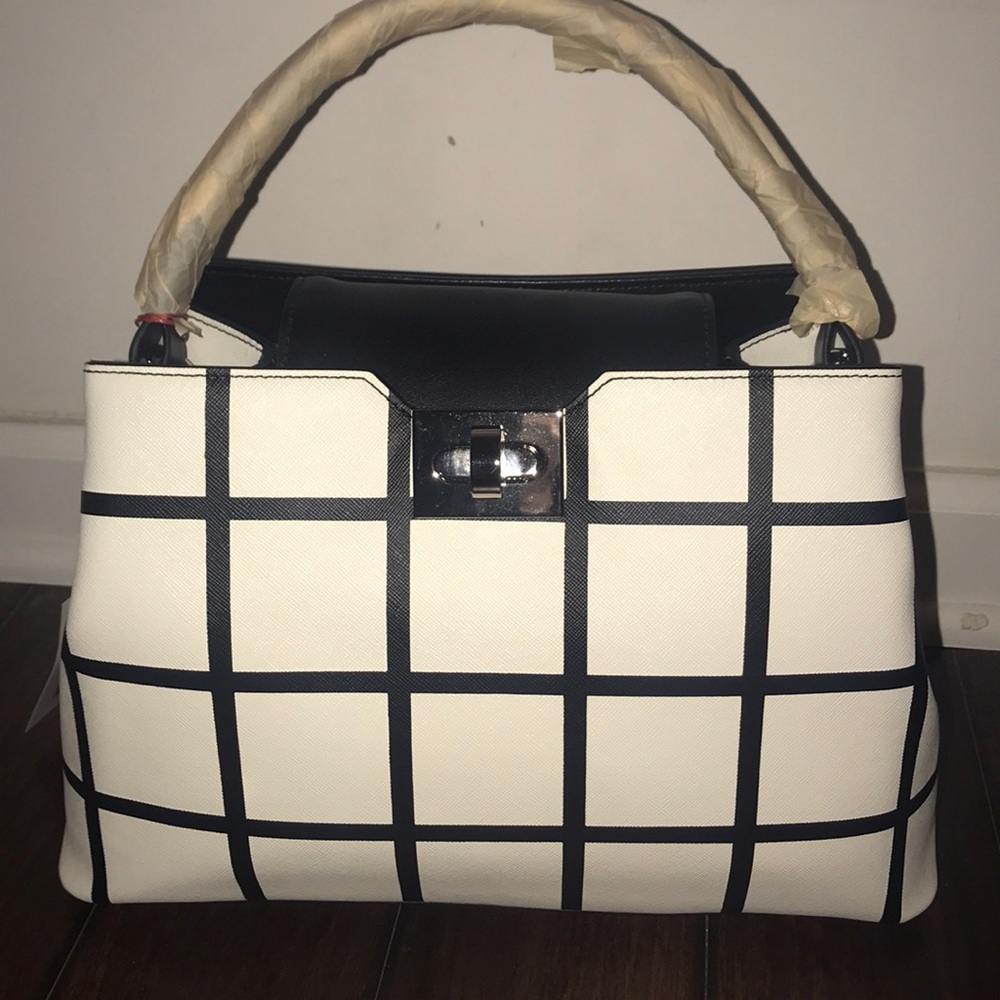 Purse with dust bag